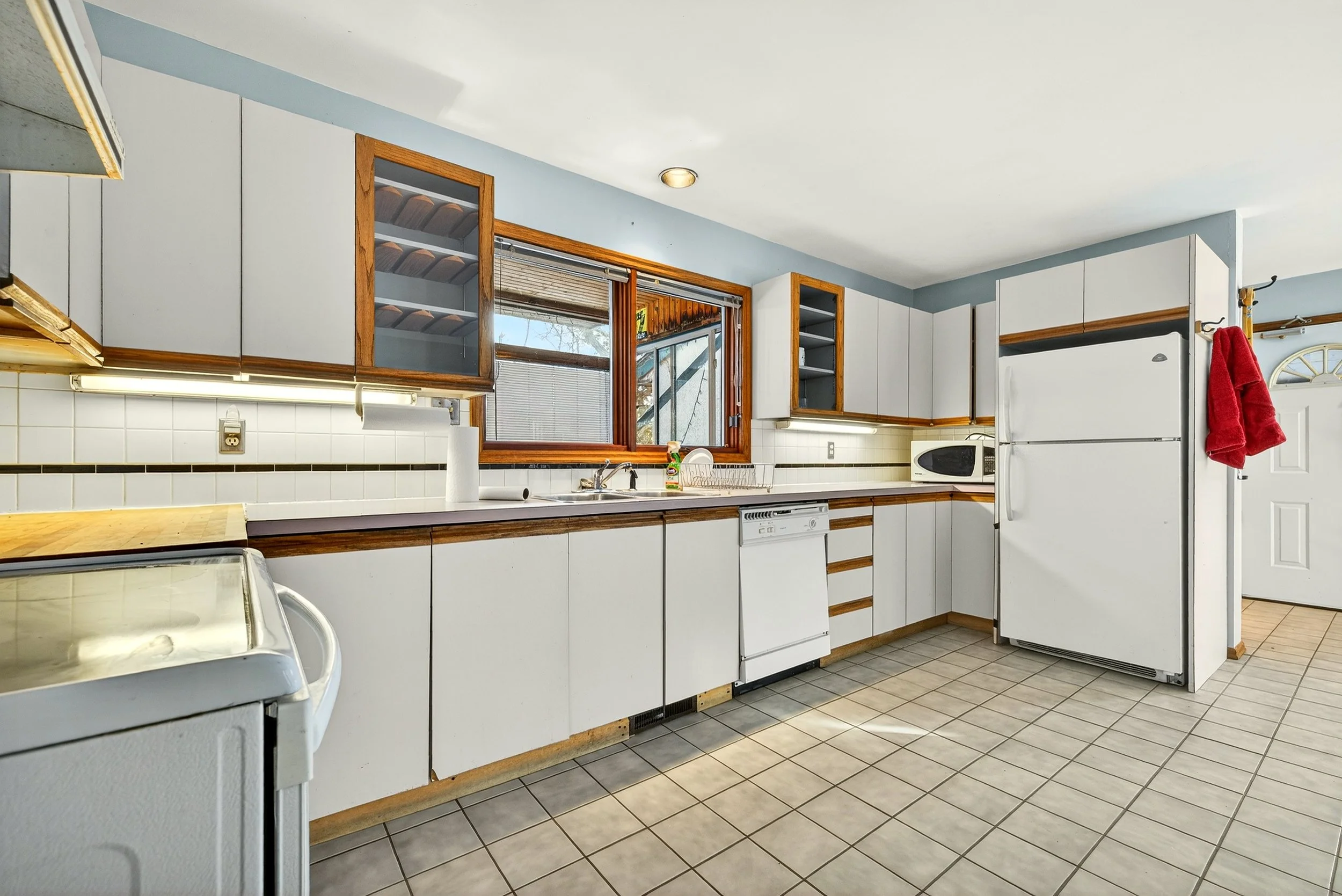 03-1645 Lee Blvd-00002.jpg