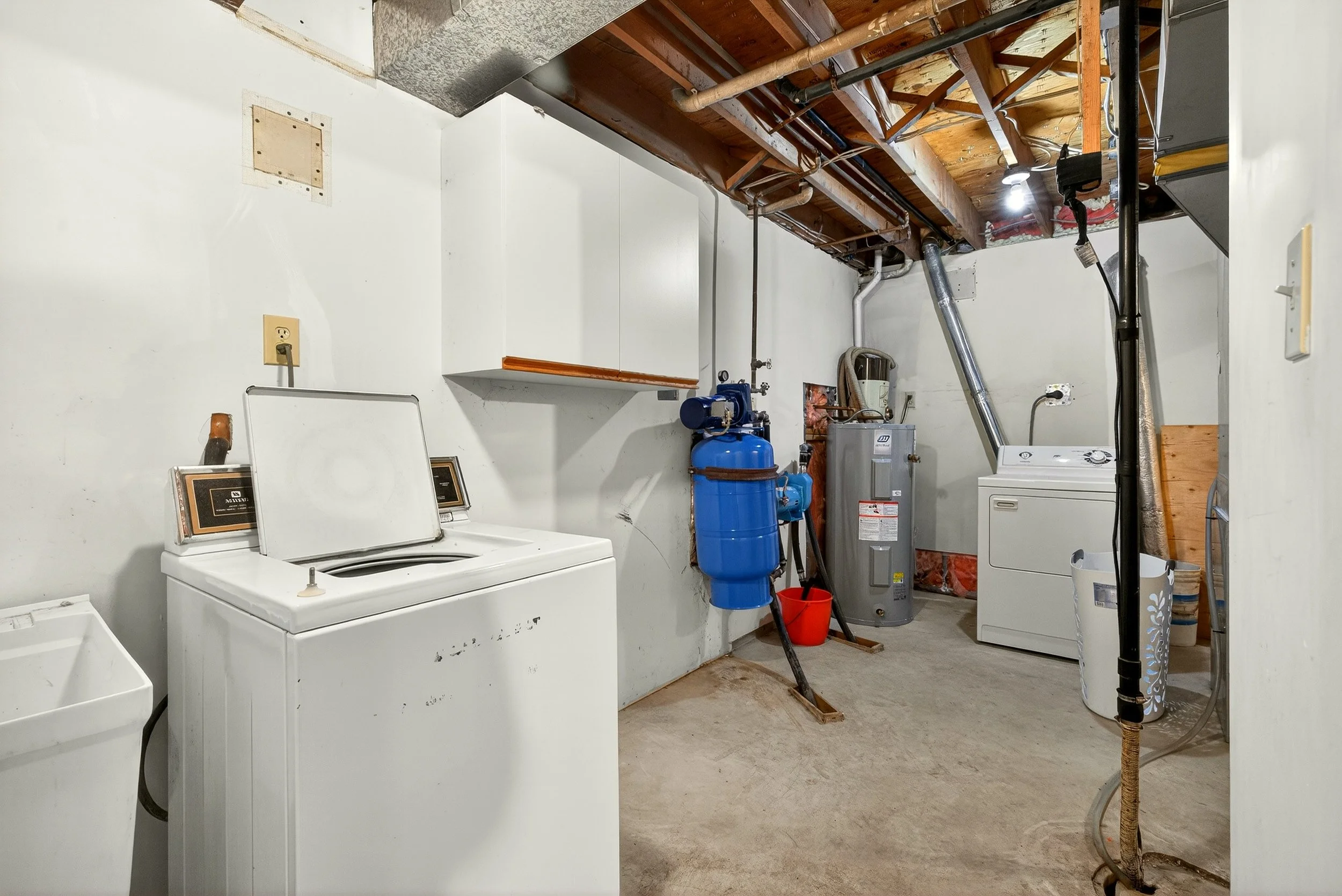 19-1645 Lee Blvd-00018.jpg