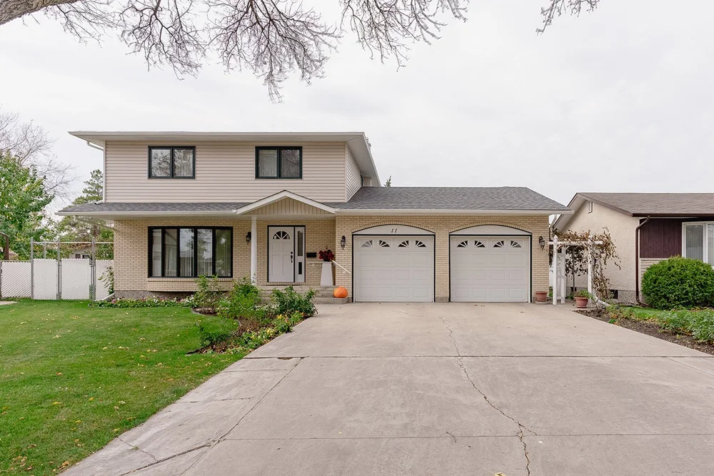 11 Deborah Place / North Kildonan Home For Sale — Mark Penner