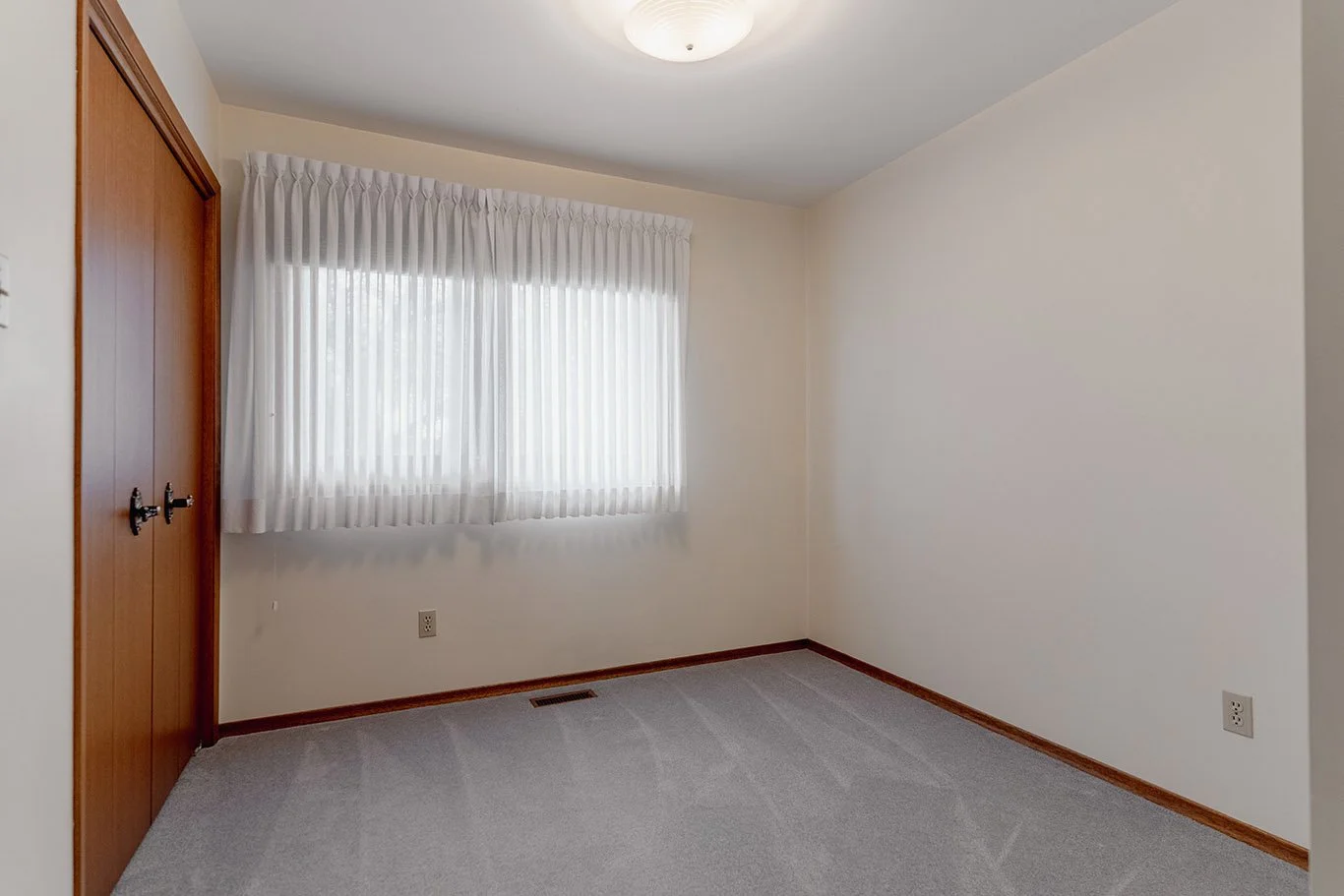 10. 11 Deborah Place.jpg
