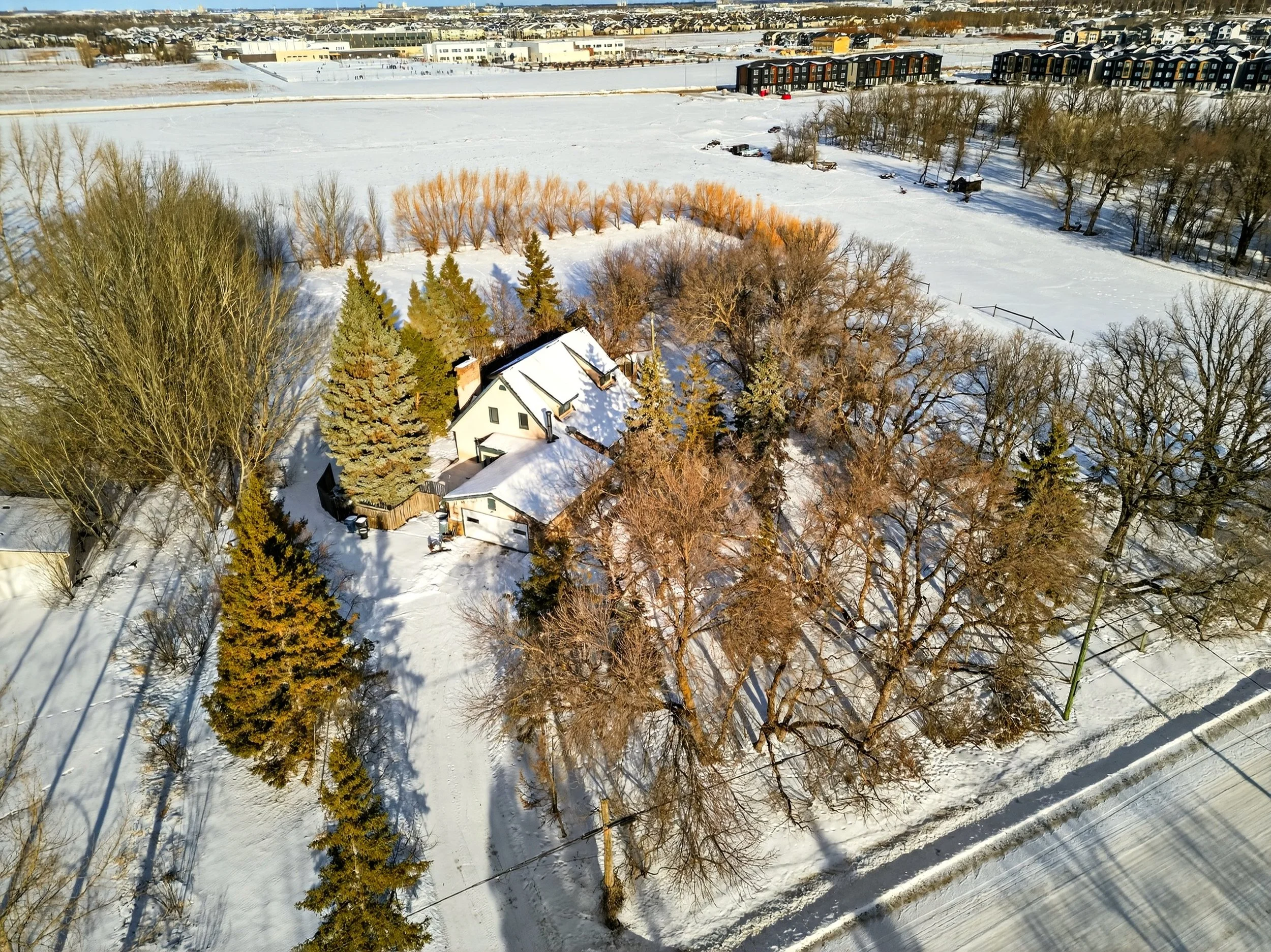 21-1645 Lee Blvd-00021.jpg