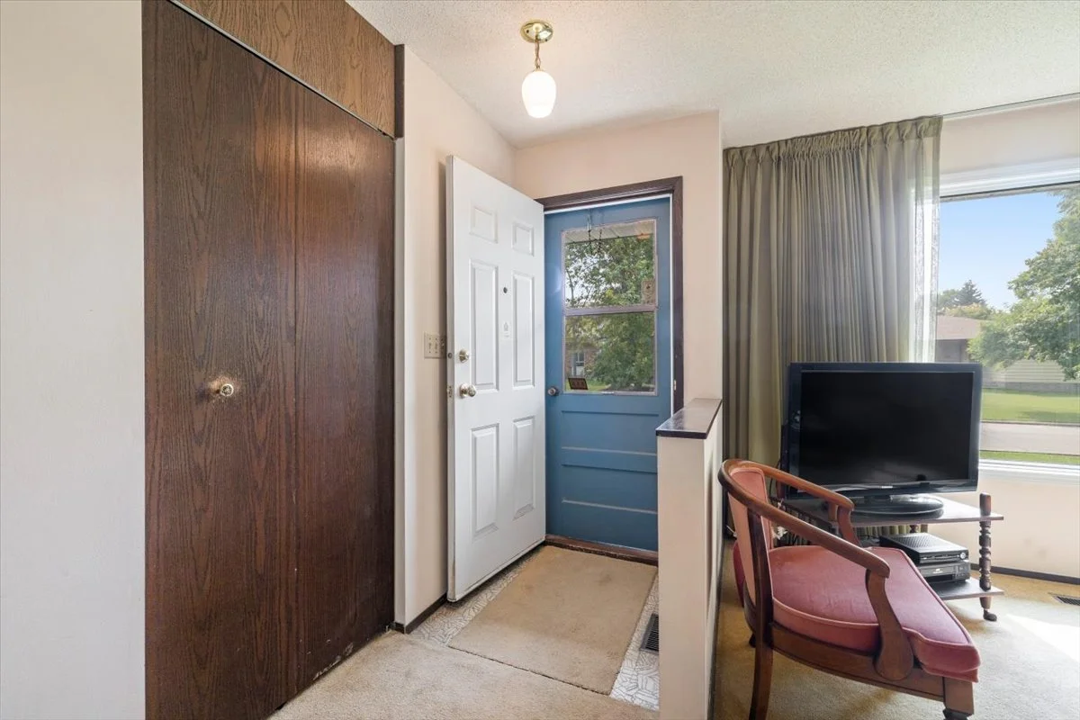 03-43 Dells Crescent-02.jpg