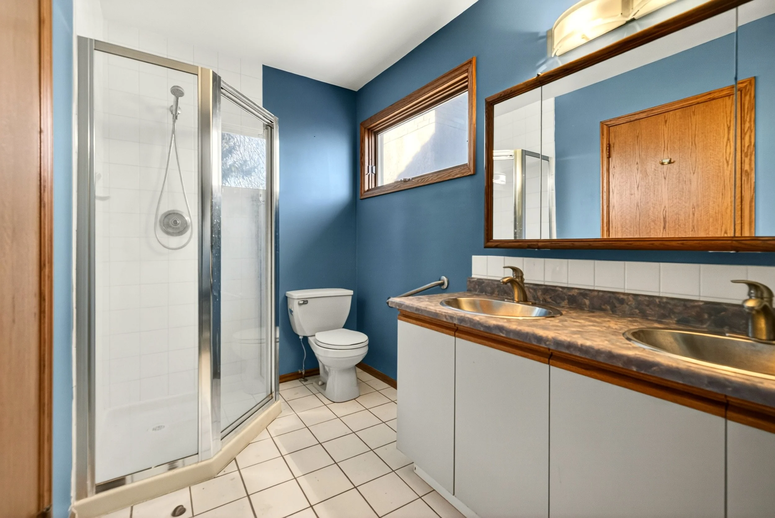 13-1645 Lee Blvd-00012.jpg