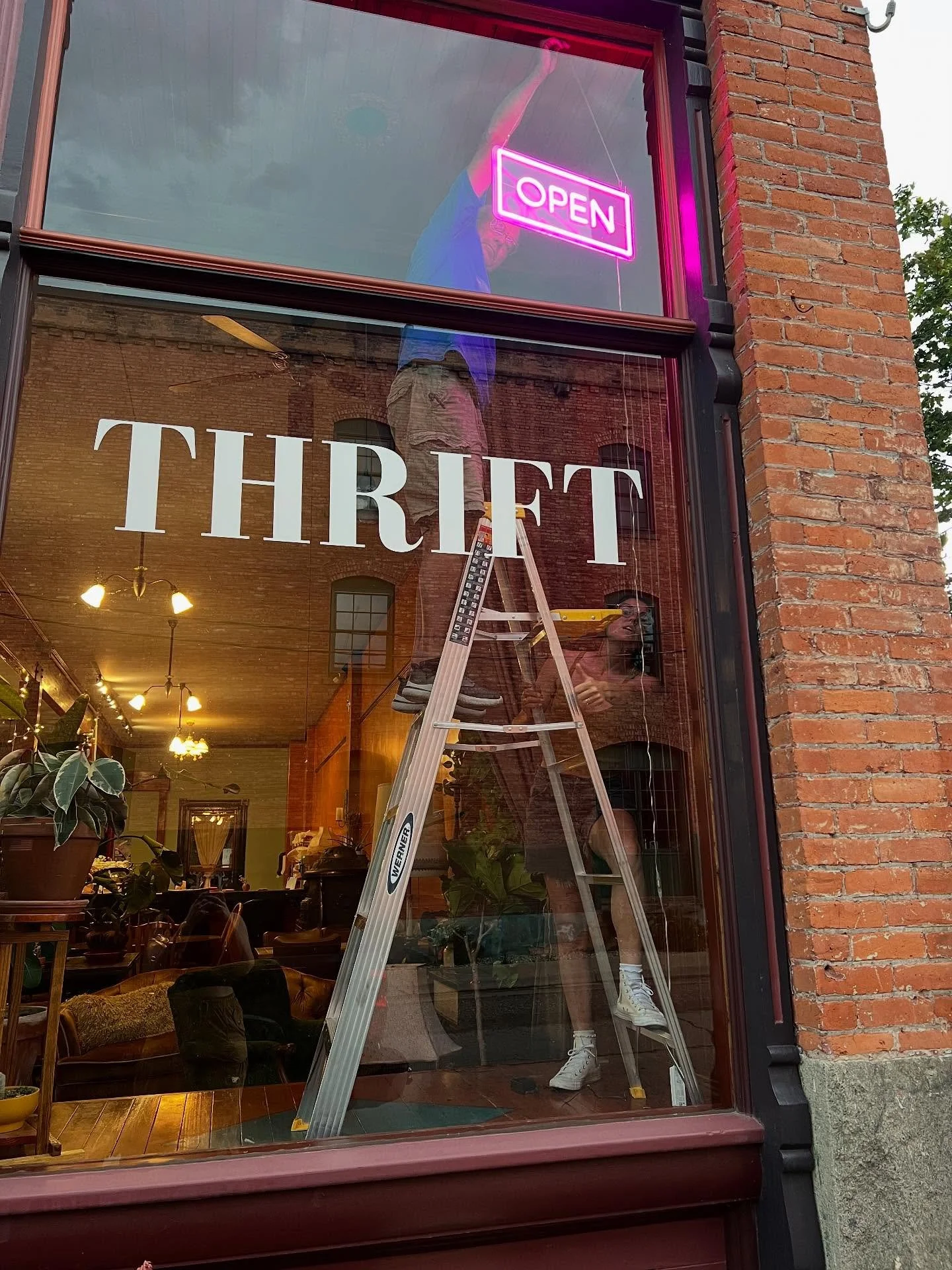 THIS WEEK’S RECAP:
Happy August?!?! TIME IS WILD and we are here for the ride! It’s a new month which means NEW SPECIALS - and it’s all about mangos and coconuts over here. YUM ðŸ¥ðŸ¥¥
Heather is playing the piano on Sunday, August 3