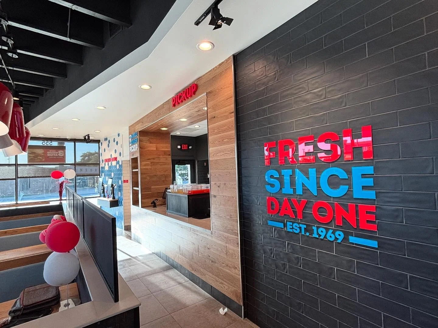 This new @wendys build is phenomenal. There are elements of the brand on every wall. It&rsquo;s also a unique layout with the counter located along the side of the building. 

#storedesign #brandexperience #retaildesigner
