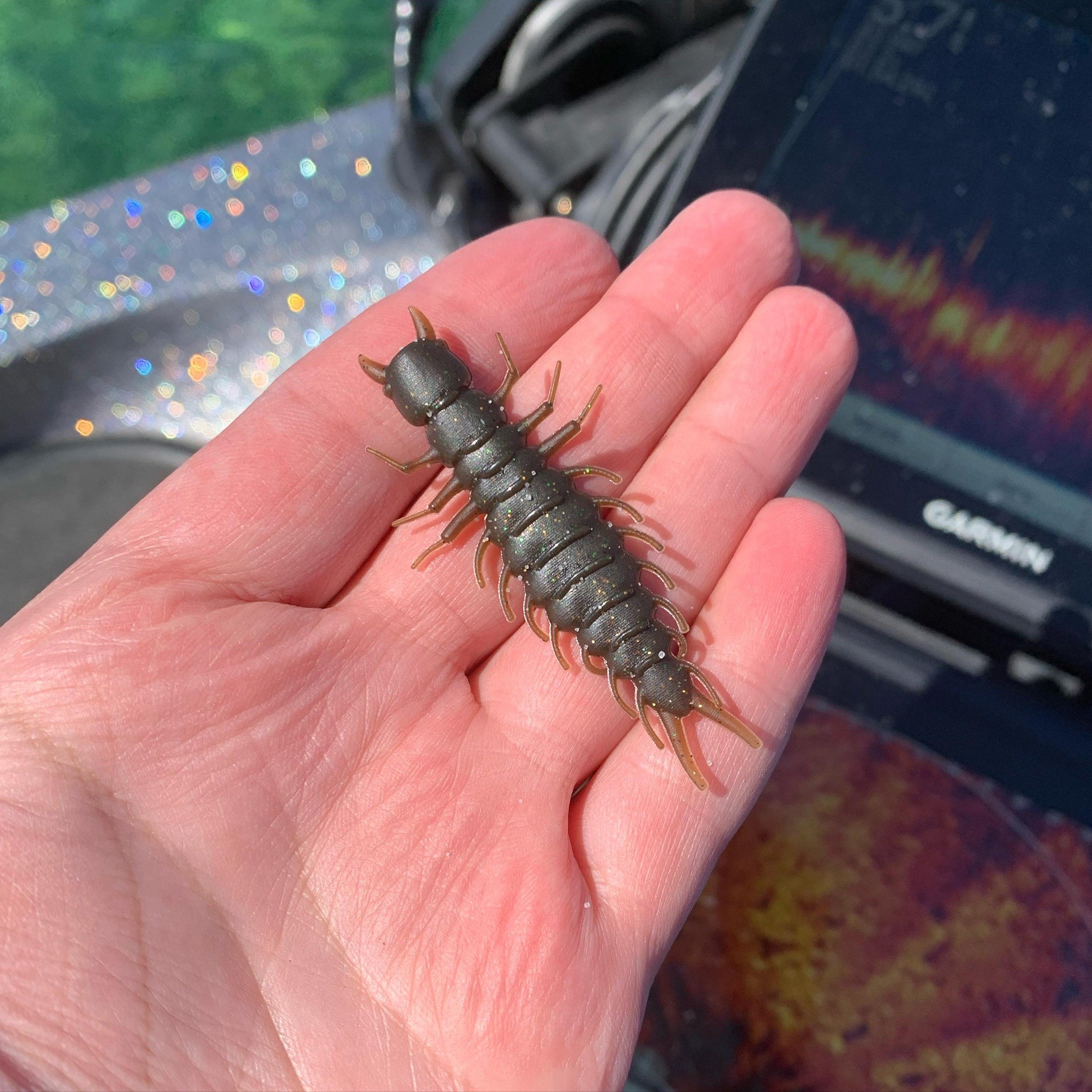 🤫If you know YOU KNOW! &hellip; The Juicy Hellgrammite is the only hellgrammite bait on the market that is 2.4&rdquo;, matte finish, and has true neutral buoyancy so it sits perfectly level in the water. This makes it ideal for fishing on a drop sho