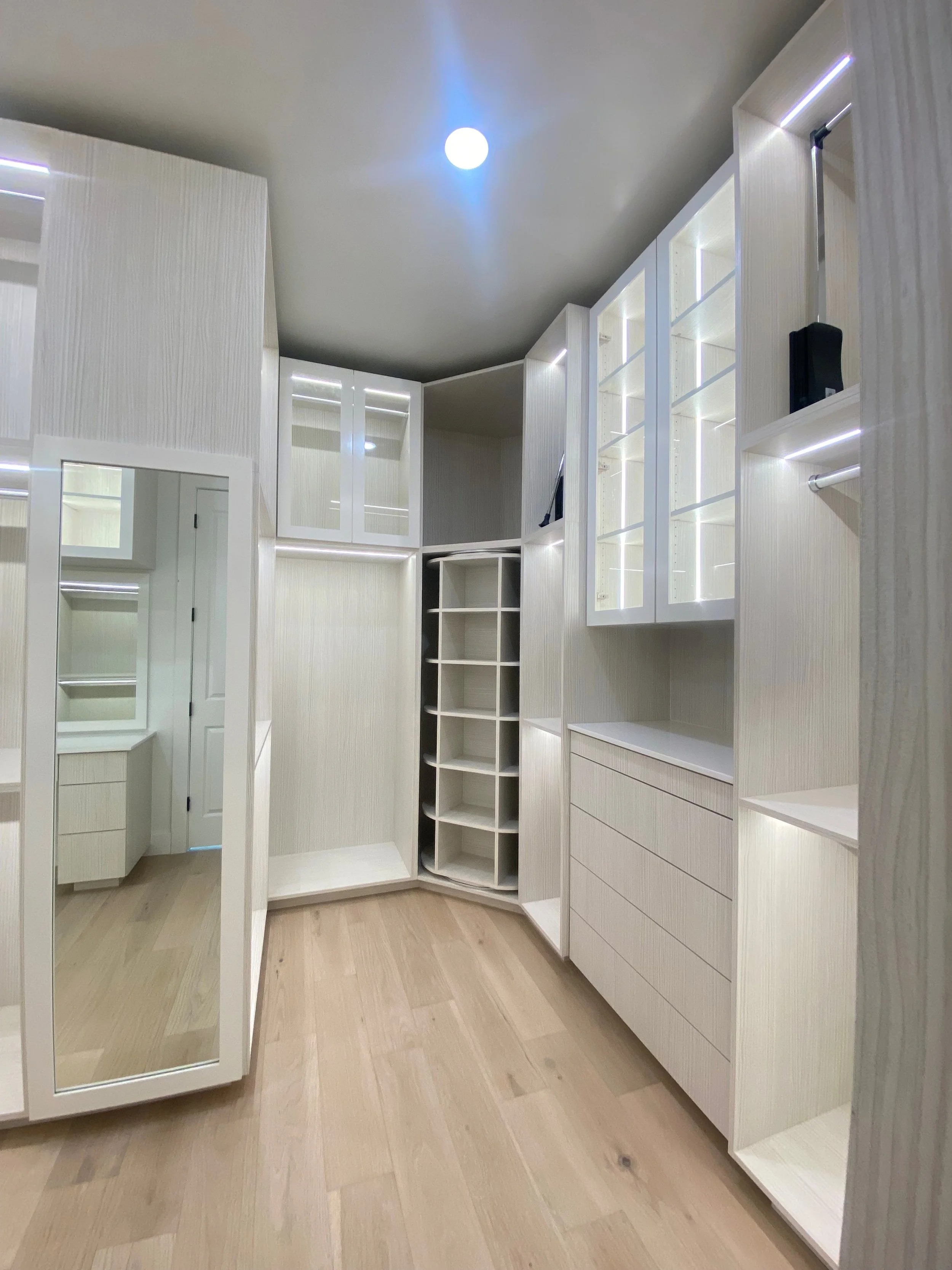 1481 COPPER POINT CLOSET.jpeg