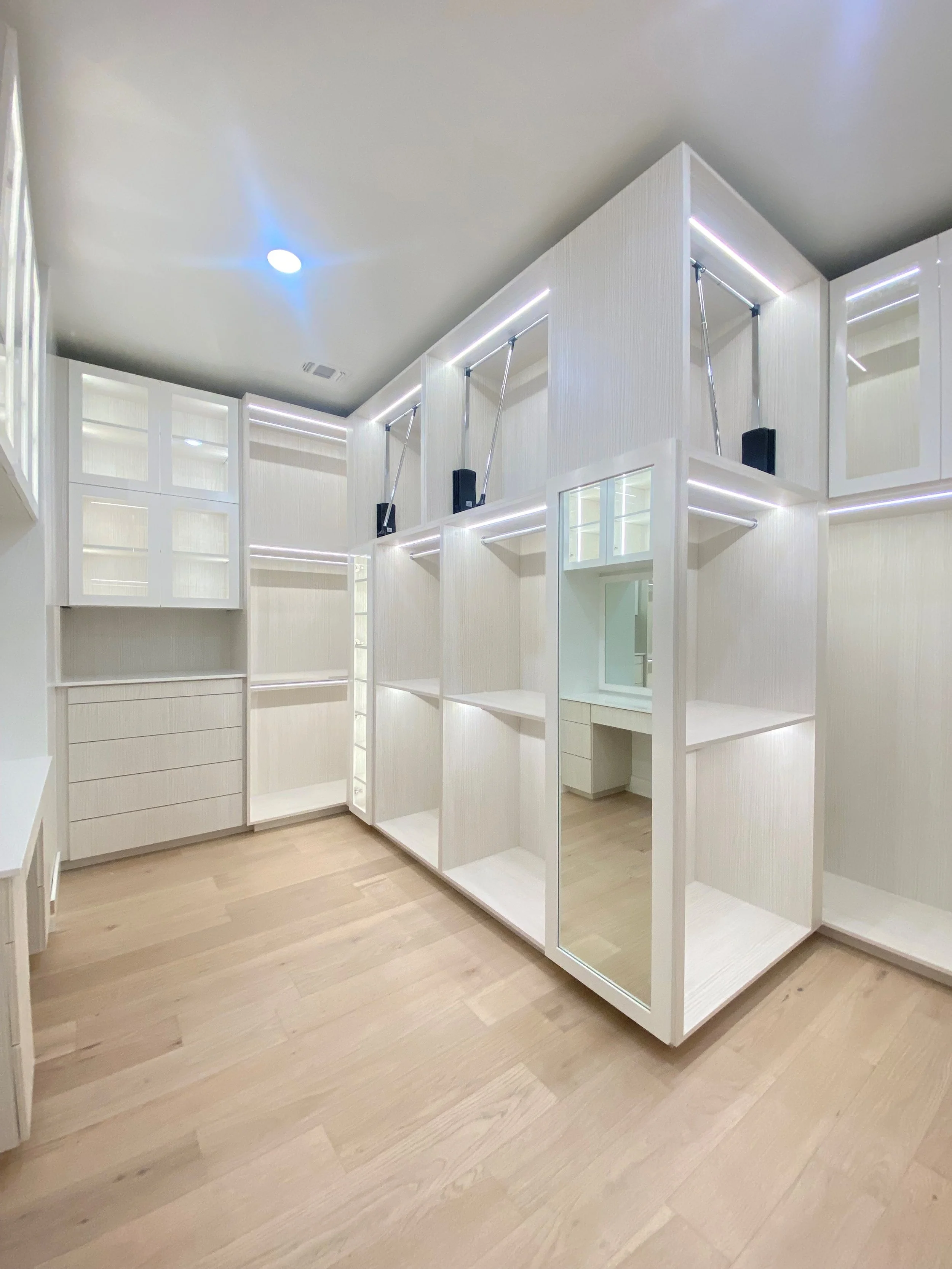 1481 COPPER POINT CLOSET 3.jpeg