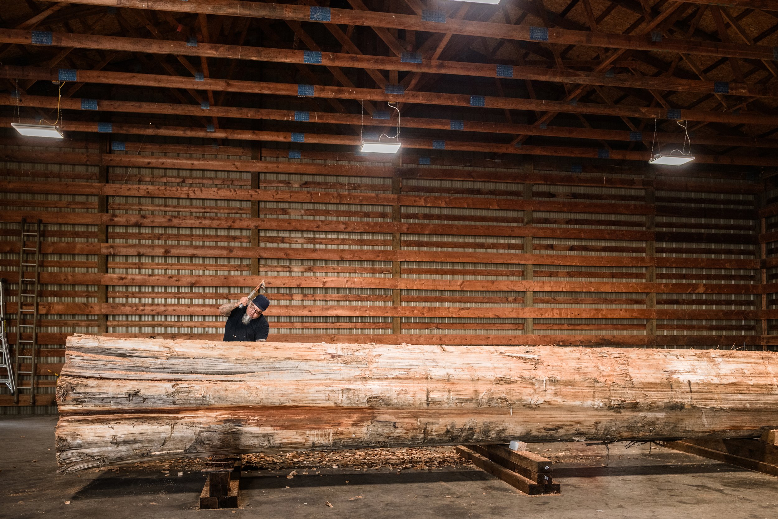 lifestyle-branding-indigenous-carver-totem-pole-Yaletown-Photography-Vancouver-Photographer-photo