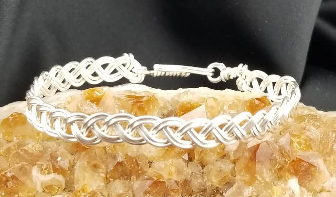 BraidedBracelet1.jpg