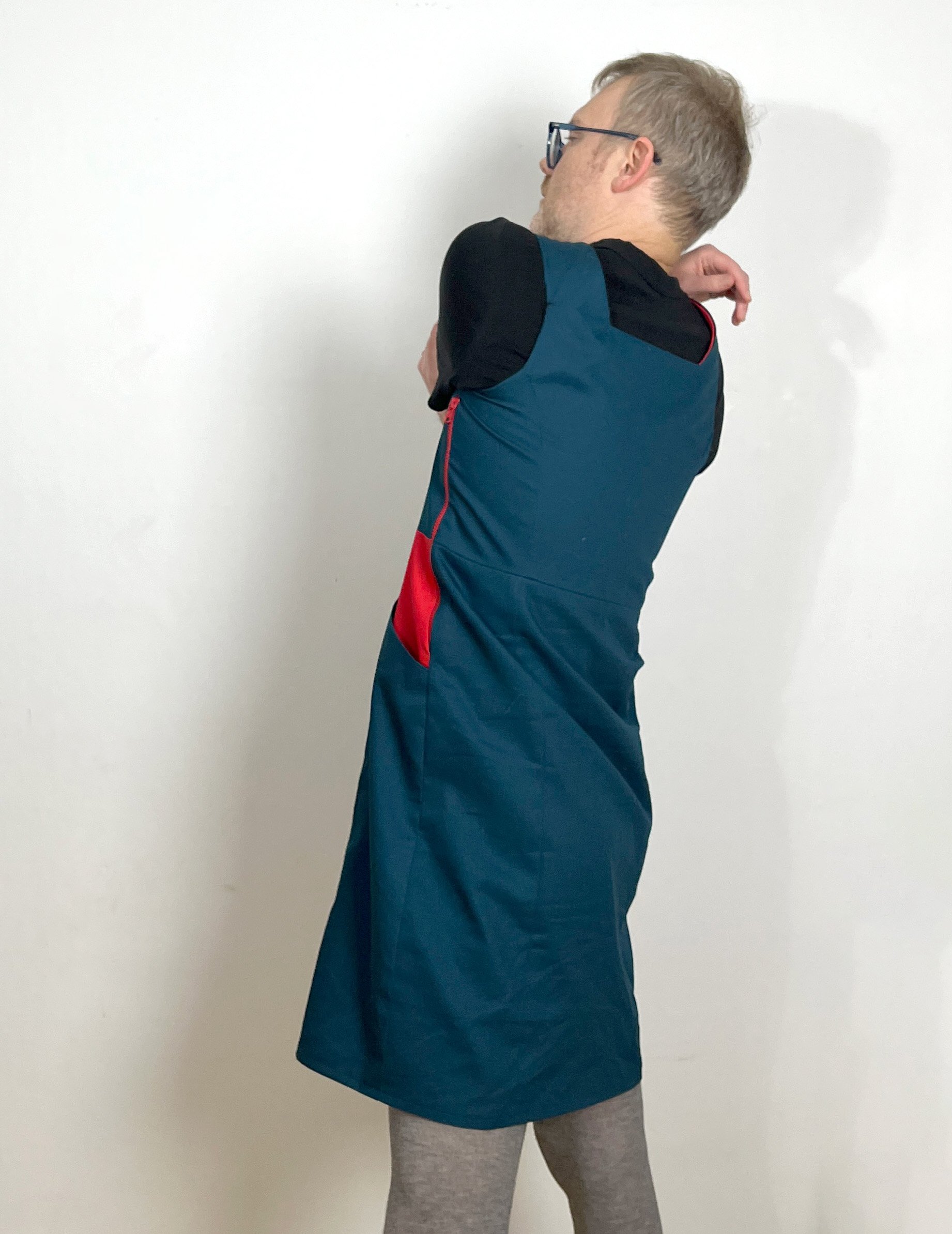 model_pinafore_back_1.jpg