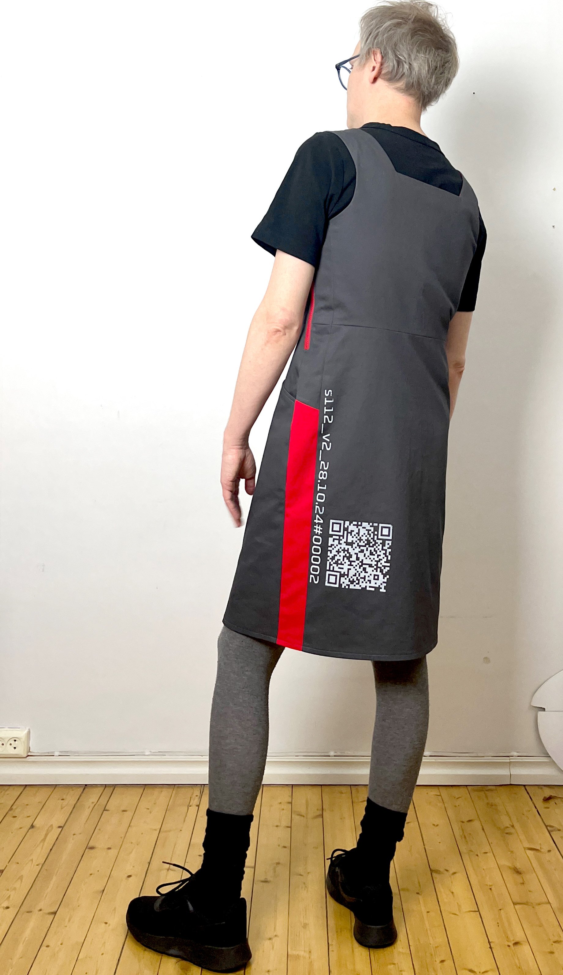 model_pinafore_se_back_1.jpg