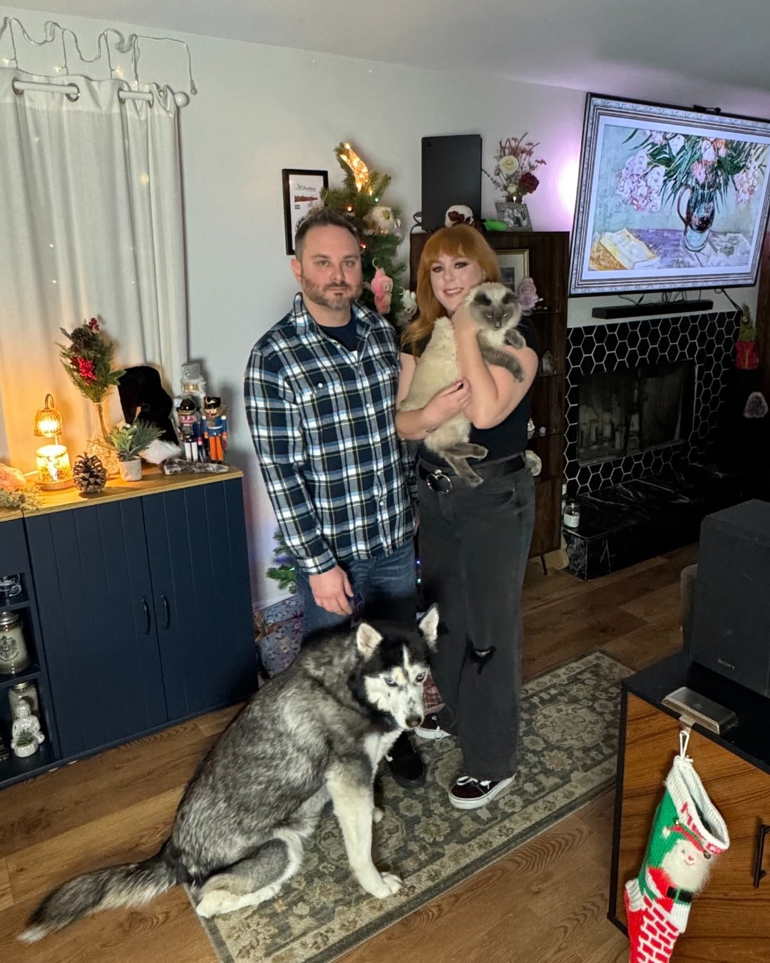 Ho Ho Ho!🎄🖤
&bull;
&bull;
&bull;
#monthrecap | #phxgram | #tarotcommunity | phoenix | tarot reader | community | intentional living | small business | witchy life | monthly recap