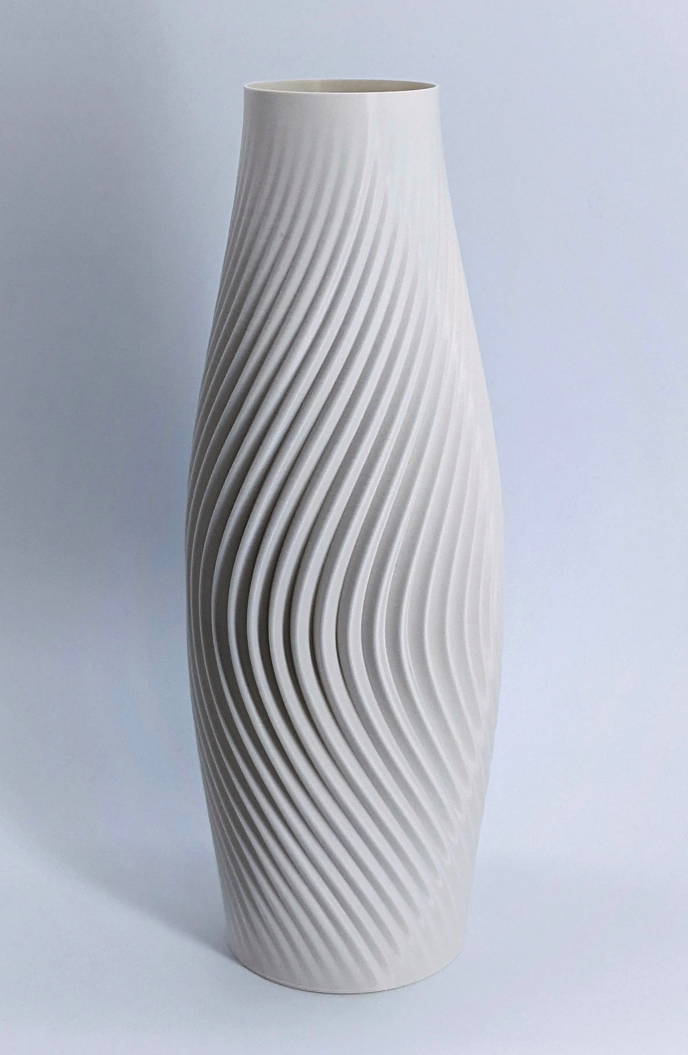 Modern Vase "Meek"