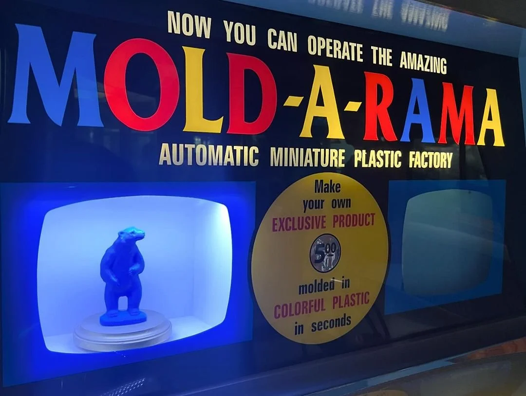 Mold-a-rama_platic_factory_como_zoo_st_paul_mn.jpg