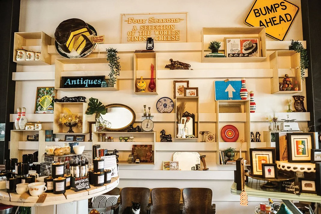 shop-vintage-decor-wall-display-ideas