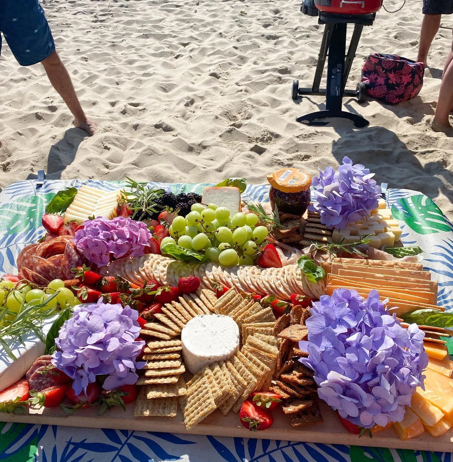 Beach Board Sunday!! 

How did you get rid of your Sunday Scaries👇

DM or click the link in my bio to order!!🧀🤍