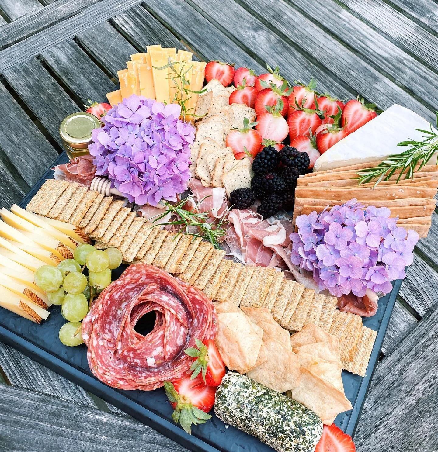 Brighten your day with a delicious board of cheese🤗

Get your orders in ASAP for the weekend!! 

DM or click the link in my bio to order!!🧀🤍