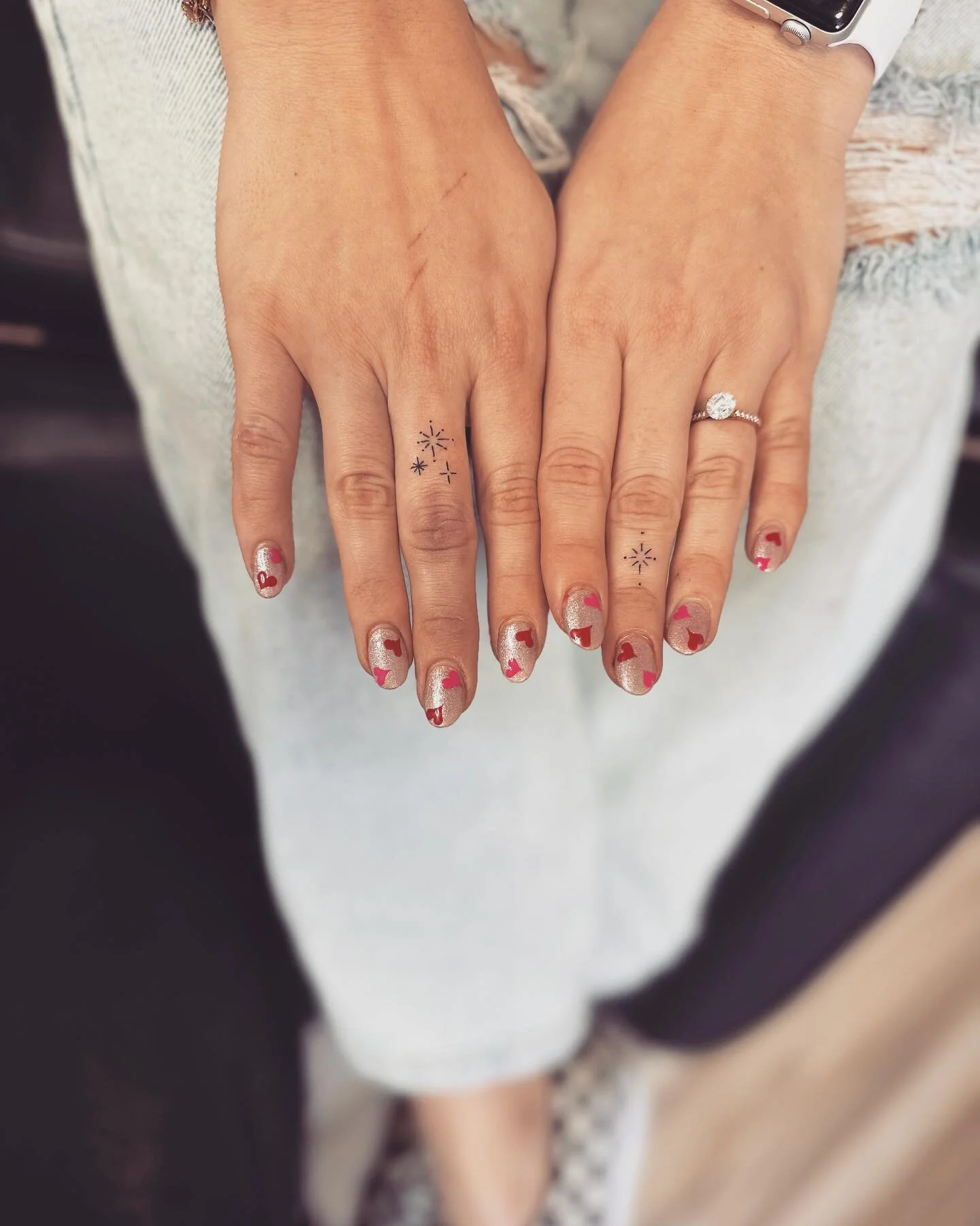 Freakin obsessed! ✨❤️ 

2 of my favorite things.. sparkles &amp; finger tats! 😍 

Should she add more????
.
#fingertattoos #tinytattoo #lakejacksontx #angletontx #brazoriacounty