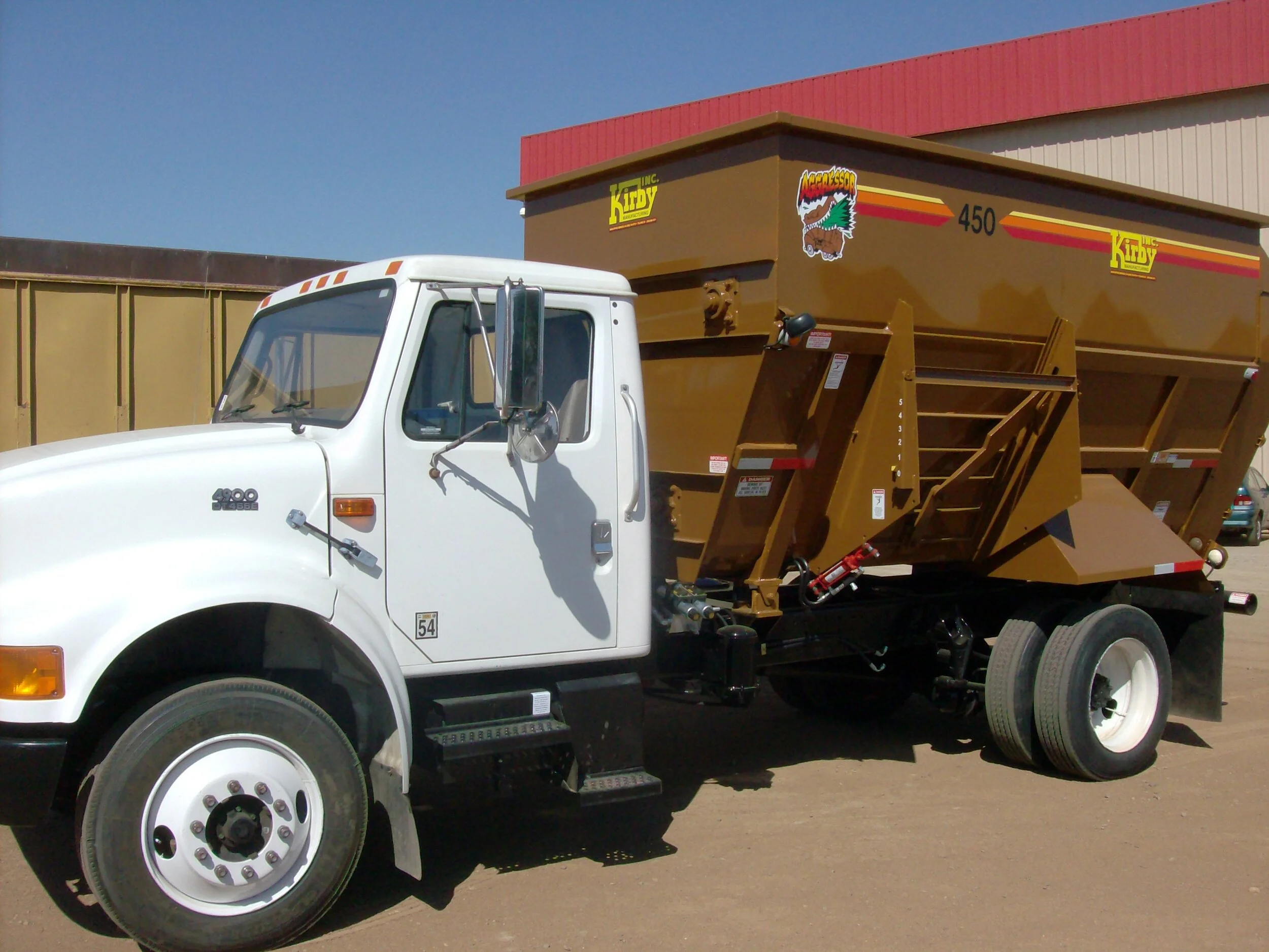 Cattle Feeding Equipment — Kirby Manufacturing