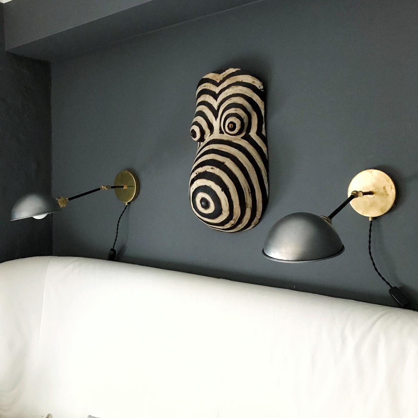 #sengelamper af @kbh_lamper .
.
.
#design #k&oslash;benhavn #copenhagen #copenhagenbased #messing #lampe #pendel #stofledning #interi&oslash;r #light #lys #homedecor #boligindretning #bolig #madetoorder #s&aelig;lges
#bolig #messinglampe #butikinteri