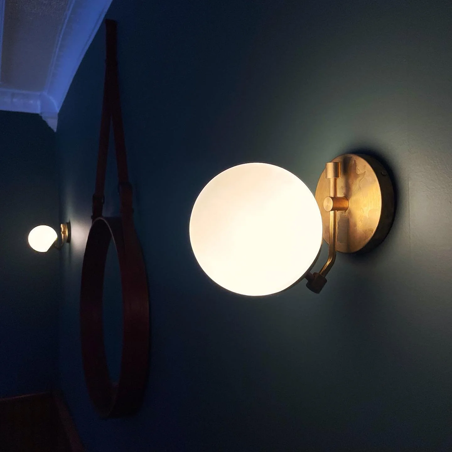 Custom v&aelig;g Lampe #newyork 

.
.
.
#design #k&oslash;benhavn #copenhagen #copenhagenbased #messing #lampe #pendel #stofledning #interi&oslash;r #light #homedecor #boligindretning #bolig #madetoorder
#bolig #messinglampe #butikinteri&oslash;r #ba