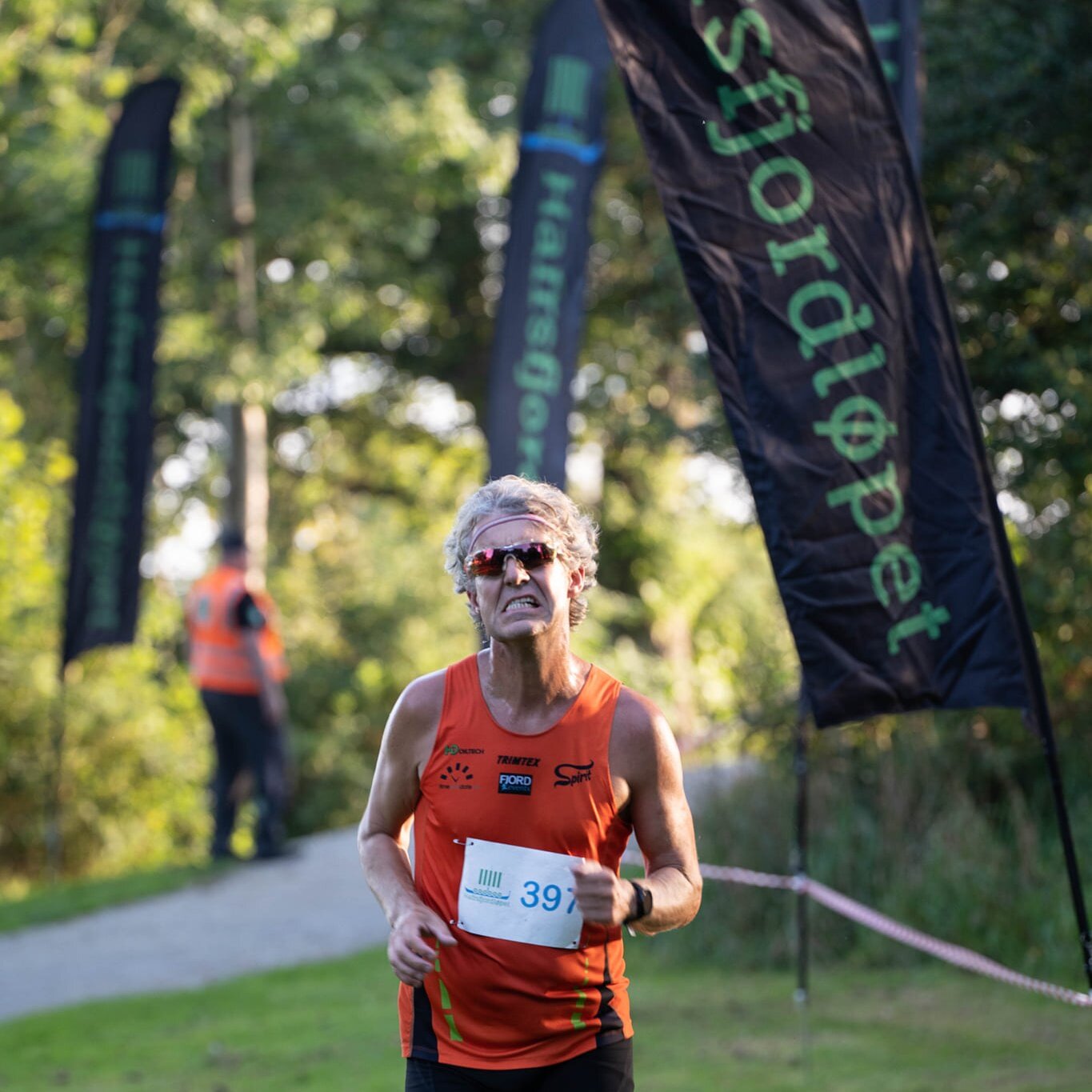 ⏳ 4 dager igjen! ⏳ Hafrsfjordl&oslash;pet n&aelig;rmer seg med stormskritt! Husk &aring; meld deg p&aring; for &aring; sikre ditt startnummeret og gj&oslash;r deg klar for en flott l&oslash;psdag! 🏃&zwj;♀️🏃&zwj;♂️ #hafrsfjordl&oslash;pet #l&oslash;