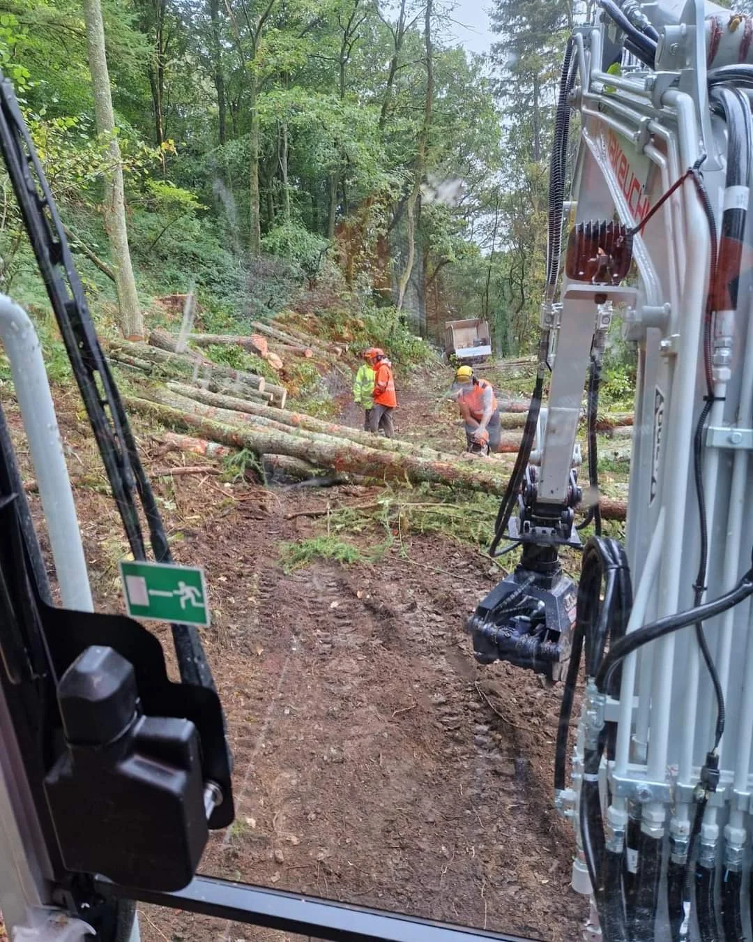 Operated 3‑Tonne Digger & Timber Grab Hire