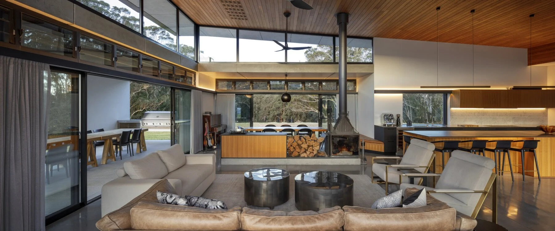 Acreage internal 1.jpg