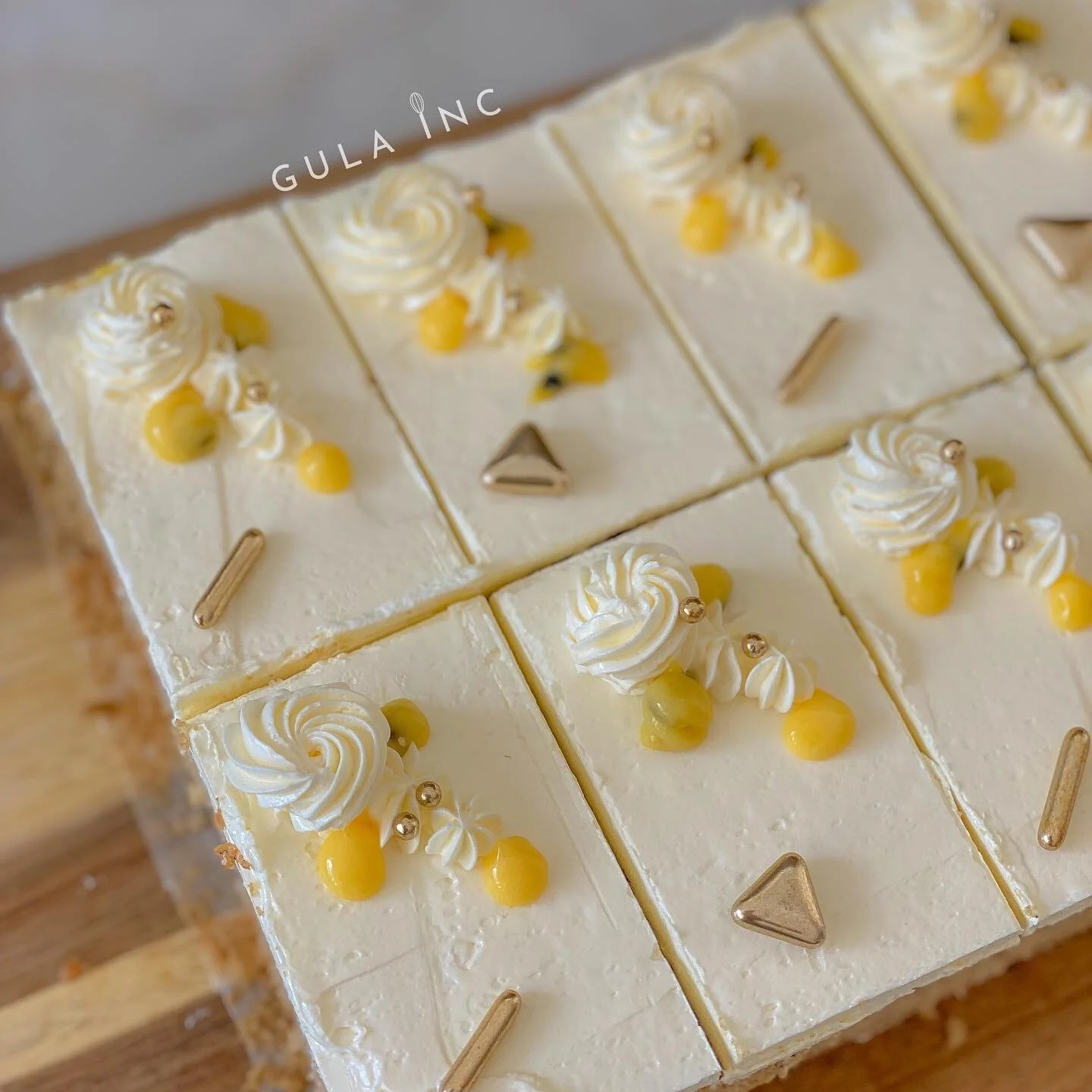 Cake bars for A Box Full of Cakes - #MrEarlGrey. Watch this space for more! 🍰