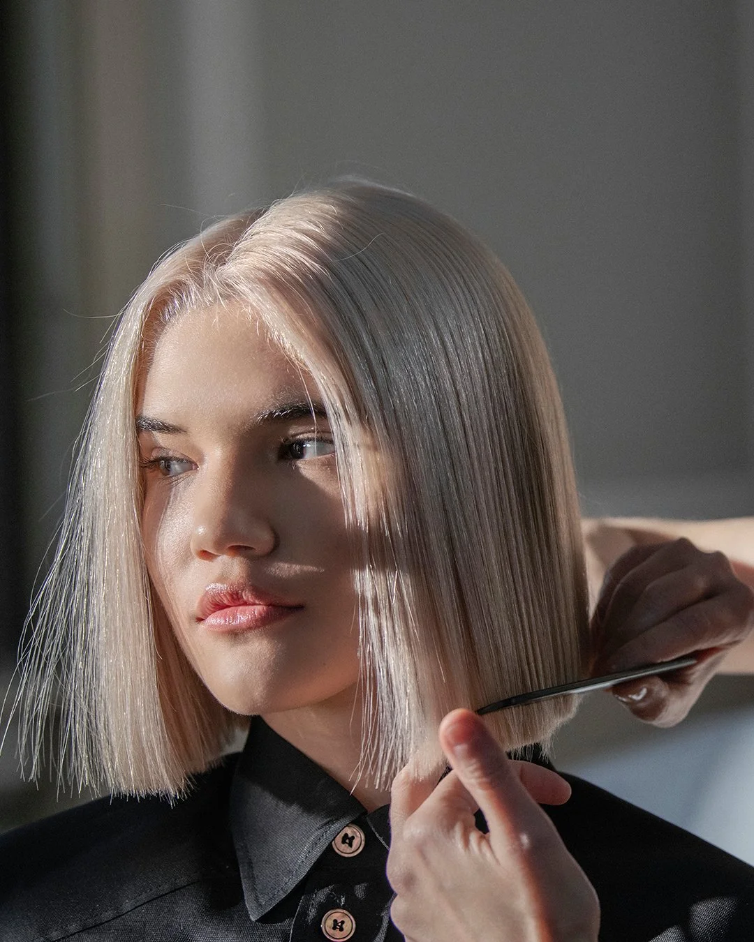 UUTTA HOITOLASSA:  Beautiful Things -hiushoito puhdistaa v&auml;rj&auml;tyt ja vaalennetut hiukset metallikertymist&auml;, vahvistaa hiuksen rakennetta ja pident&auml;&auml; hiusv&auml;rin kestoa.

Hiukset tuntuvat heti pehme&auml;mmilt&auml; ja kiil