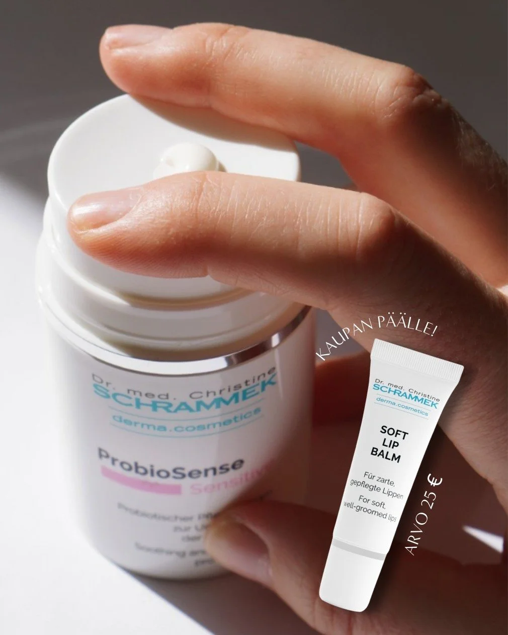 Osta mikrobiomistoa tukeva voide, saat huulivoiteen kaupan p&auml;&auml;lle (arvo 25 &euro;)!

Mikrobiomi on ihon oma, n&auml;kym&auml;t&ouml;n suojaj&auml;rjestelm&auml;.

Kun mikrobiomi voi hyvin, iho siet&auml;&auml; paremmin kev&auml;&auml;n rasi