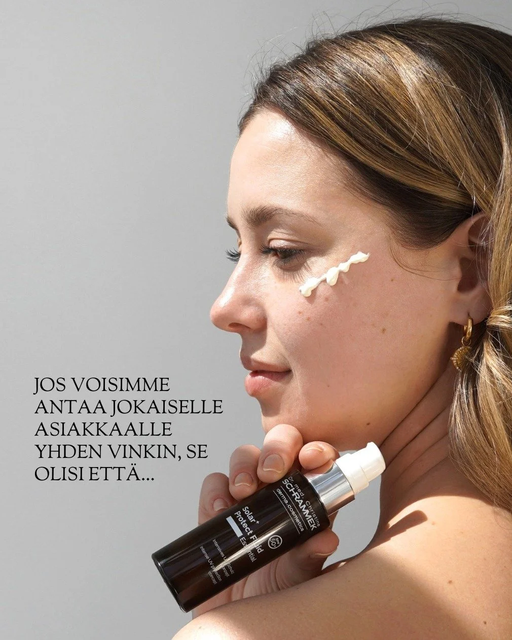 Yht&auml; tuotetta k&auml;ytt&auml;m&auml;ll&auml; voit est&auml;&auml; jopa 80% ihosi ulkoisista vaurion merkeist&auml;.

Solar+ Protect Fluid SPF 50 on aurinkovoideseerumi,  jonka kevyt koostumus imeytyy nopeasti ihoon.  Hajusteeton tuote ei tahmaa