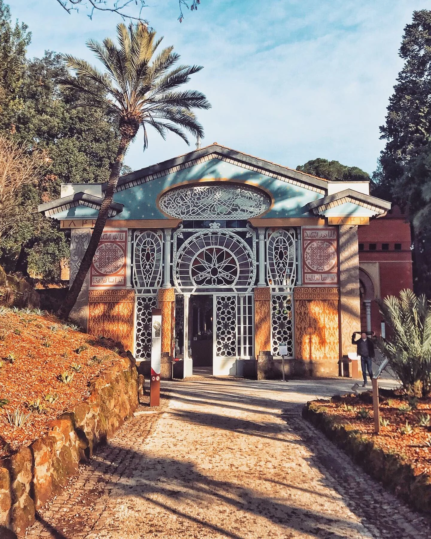 La Serra Moresca di Villa Torlonia e i villini liberty di viale Regina Margherita