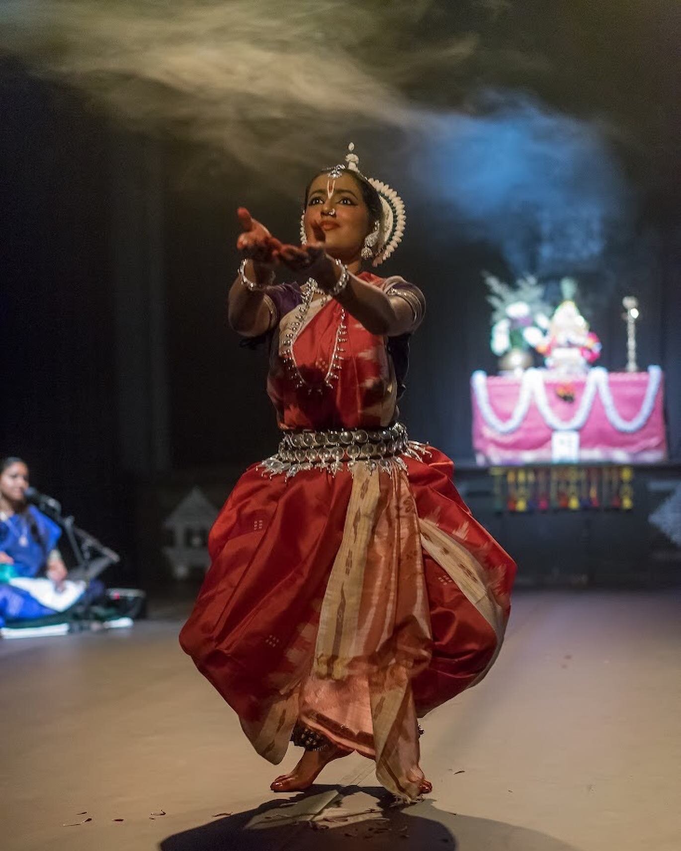 Photos from Shreya Rath&rsquo;s solo Odissi margam along with the group of musicians - Vaishnavi Srinivasan, Senthuran Jogaratnam, Lakshmanan Madhu, Anita Das and Monica Singh Sangwan. 

The night also featured an opening performance by young Sohamas