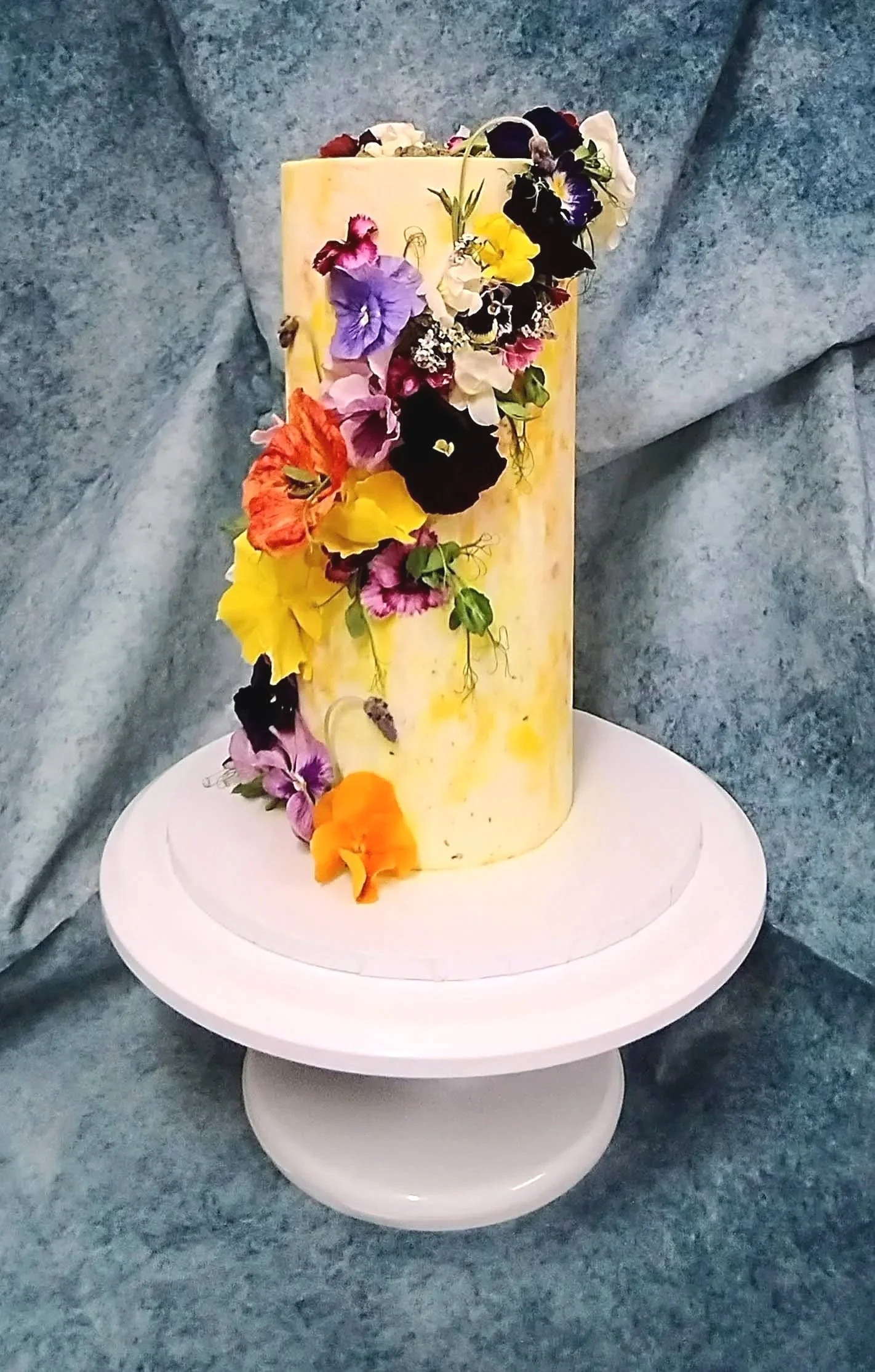 Bespoke celebration cakes, the Scottish Borders, Edinburgh, Lothians. Sustainable, organic and hand crafted cakes by Rebecca Banks.