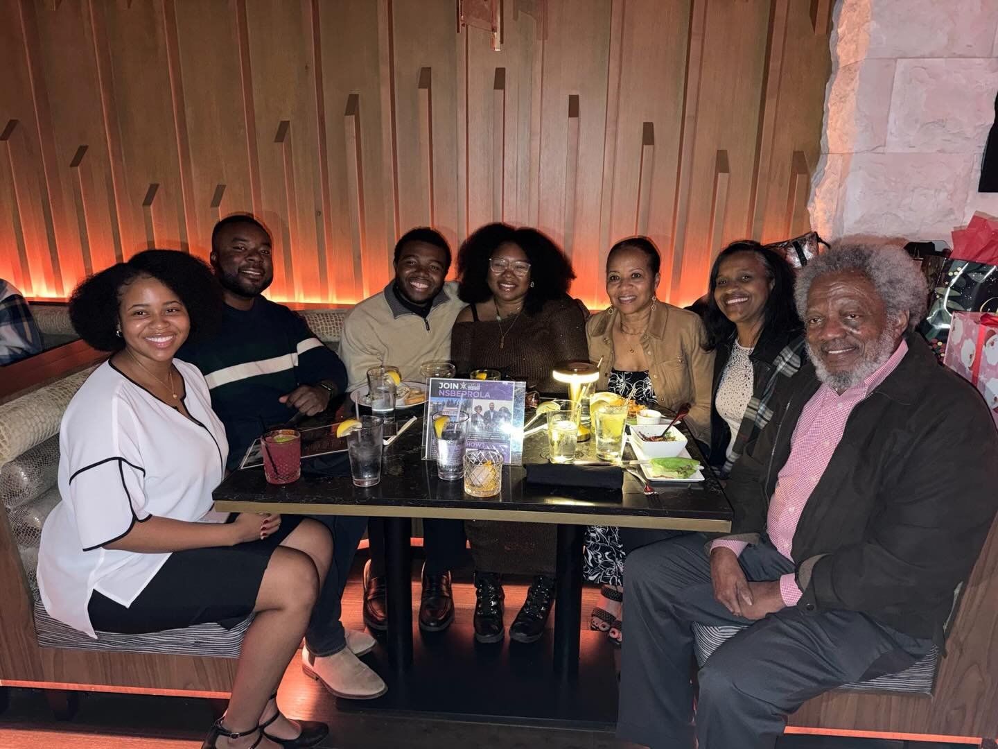 Flashing back to our annual holiday social✨

Great vibes at @sixsevenfivelounge with our partners LACBPE. Grateful for this community and the brilliance in this room. Cheers! 🥳