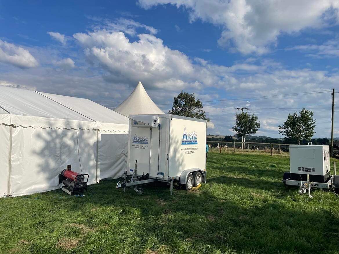 A nice spot for an end of summer wedding 😎#ArcticTrailersSomerset #summerwedding #fridgetrailerhiredorset #freezertrailer