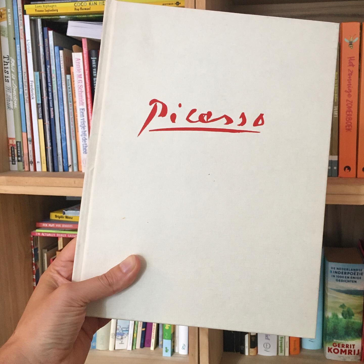 Dorien: Today I&rsquo;d like to share with you this book about work and life of Pablo Picasso. I admire his work, because of the many different disciplines he worked in, his significant contribution to the whole development of modern art in the 20th 