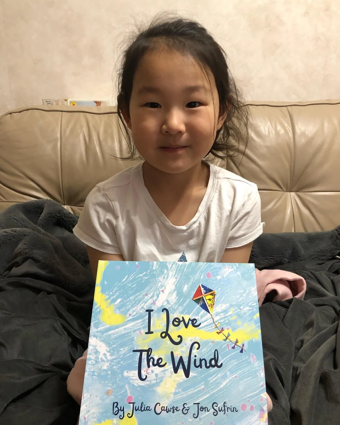 Emily is 6 years old and really impressed her family with her reading skills reading her new book!#easyread #easyreading #children #childhood #picturebooks #giftideas #literature #picturebooks #wind #love