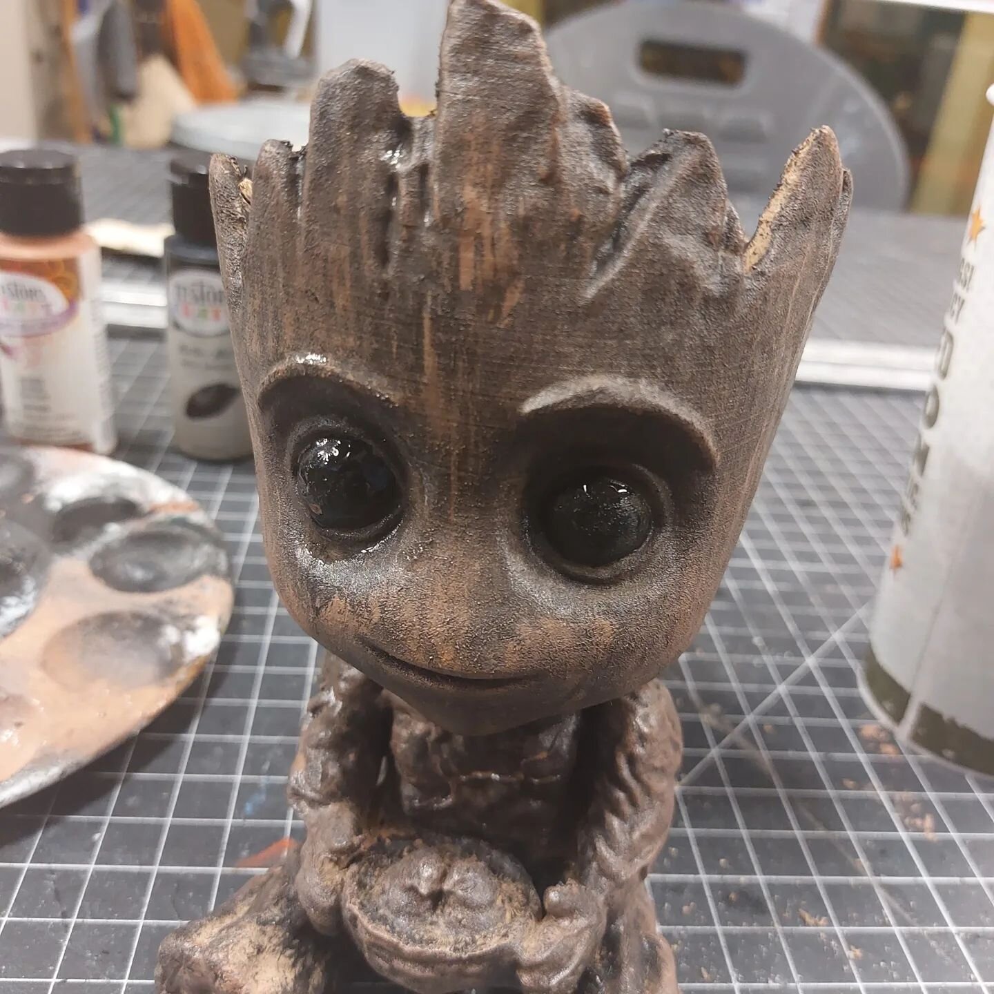 Did a quick impromptu painting lesson on this member printed Groot Planter this afternoon.  Printed with wood filament in our space. 

#iamgroot
#babygroot 
#maker
#makerspace 
#matchboxmakerspace
#matchboxlafayette 
#matchboxcoworkingspace 
#coworki