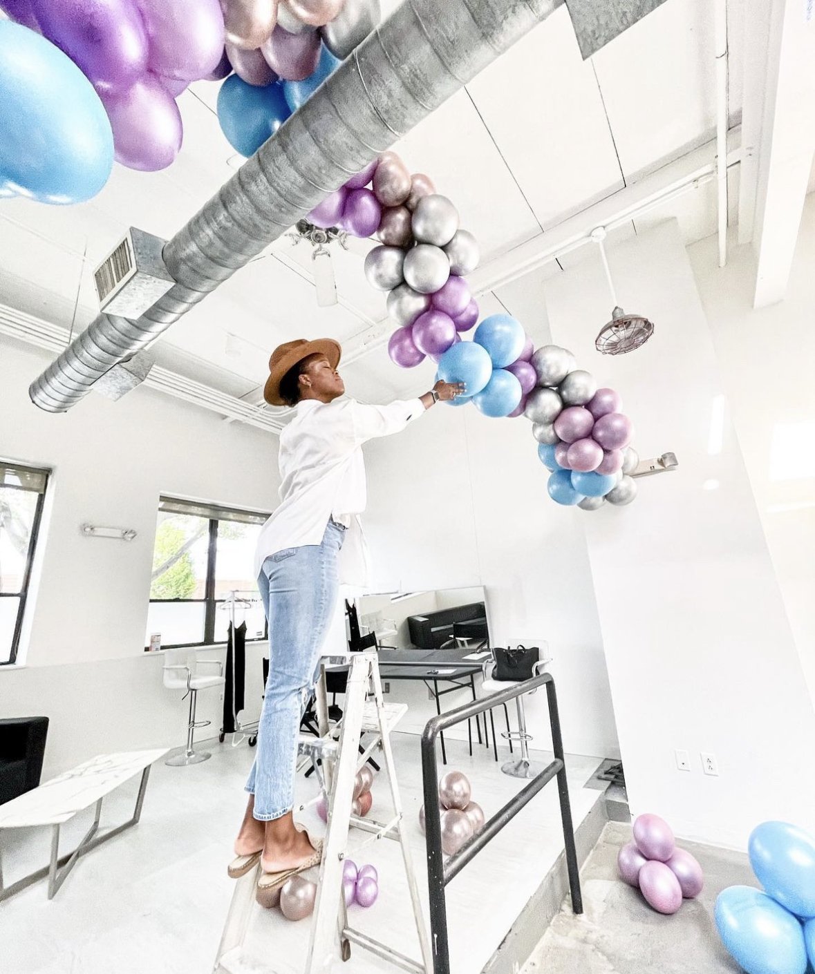Why You Should Consider Hiring Pros For Your Balloon Decor