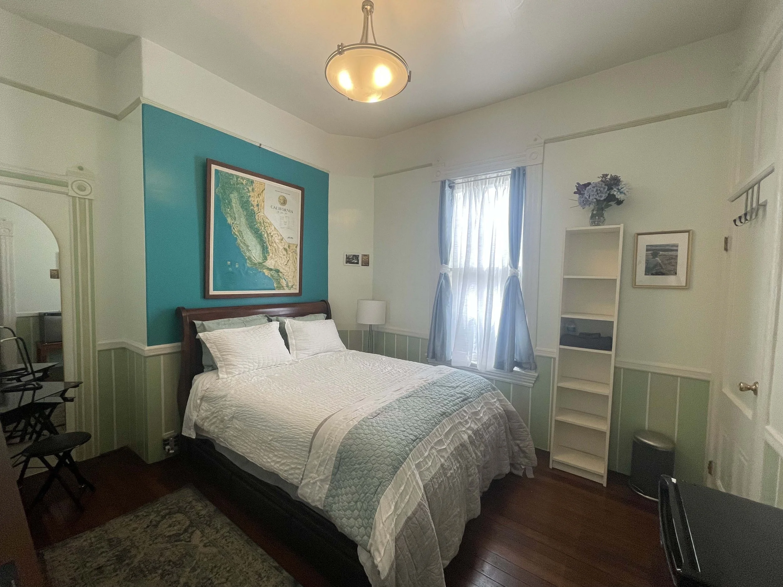 cali room wide shot a.jpg