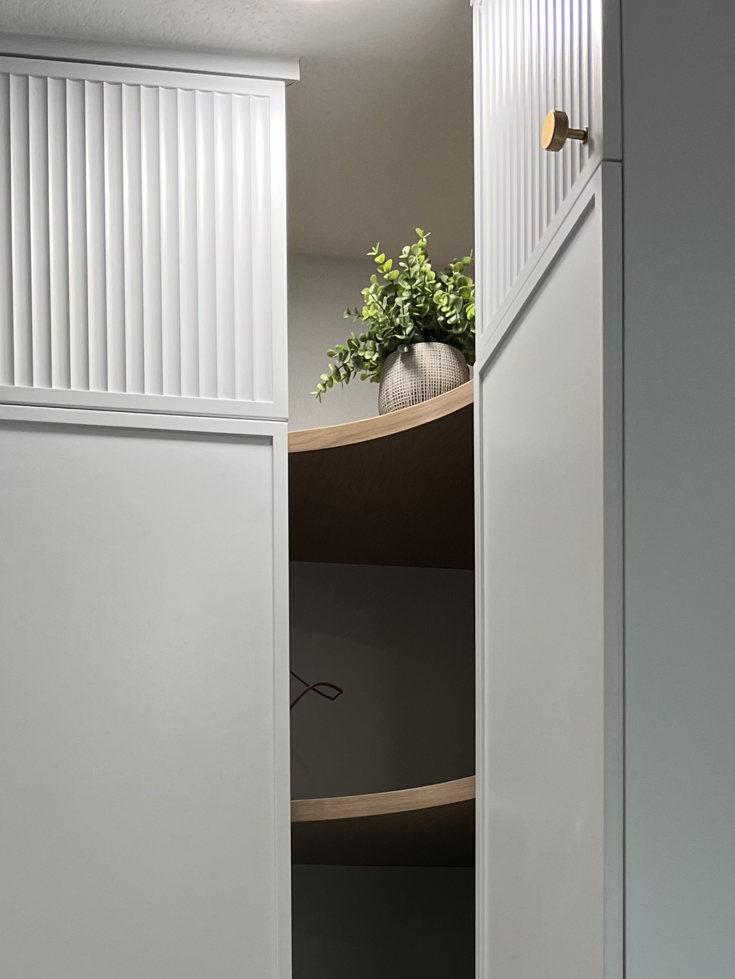 curved corner kitchen shelves