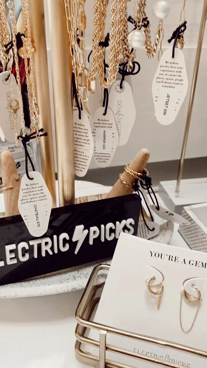 BOUTIQUE — SHEAR THAIRAPY