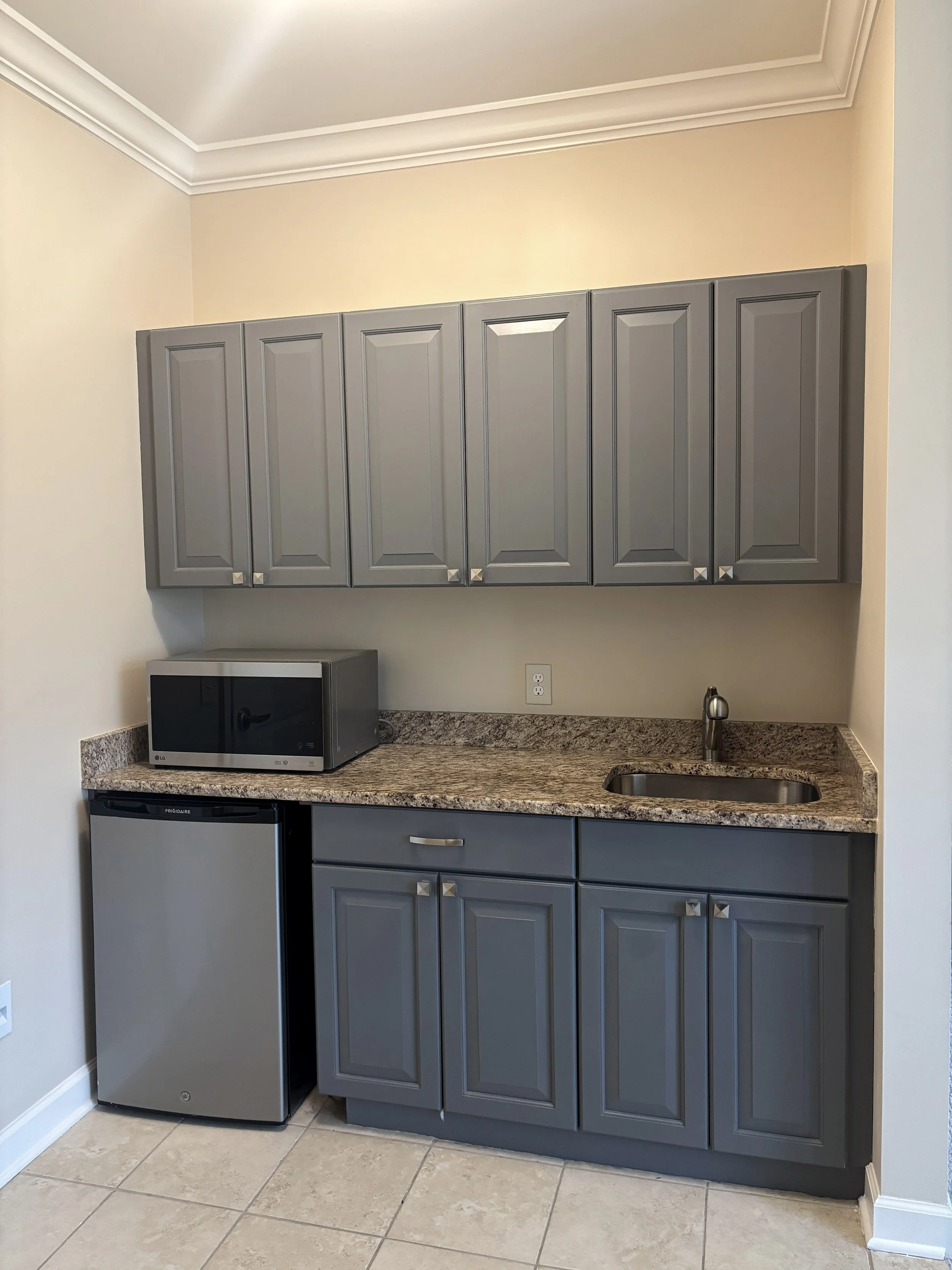 KITCHENETTE.jpg
