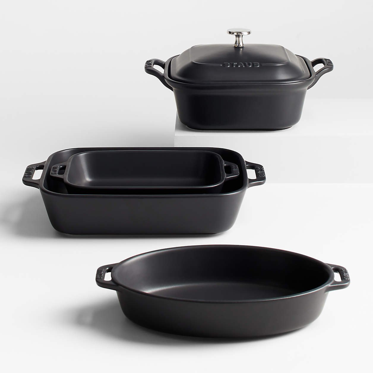 staub-ceramics-matte-black-5-piece-bakeware-set.jpg