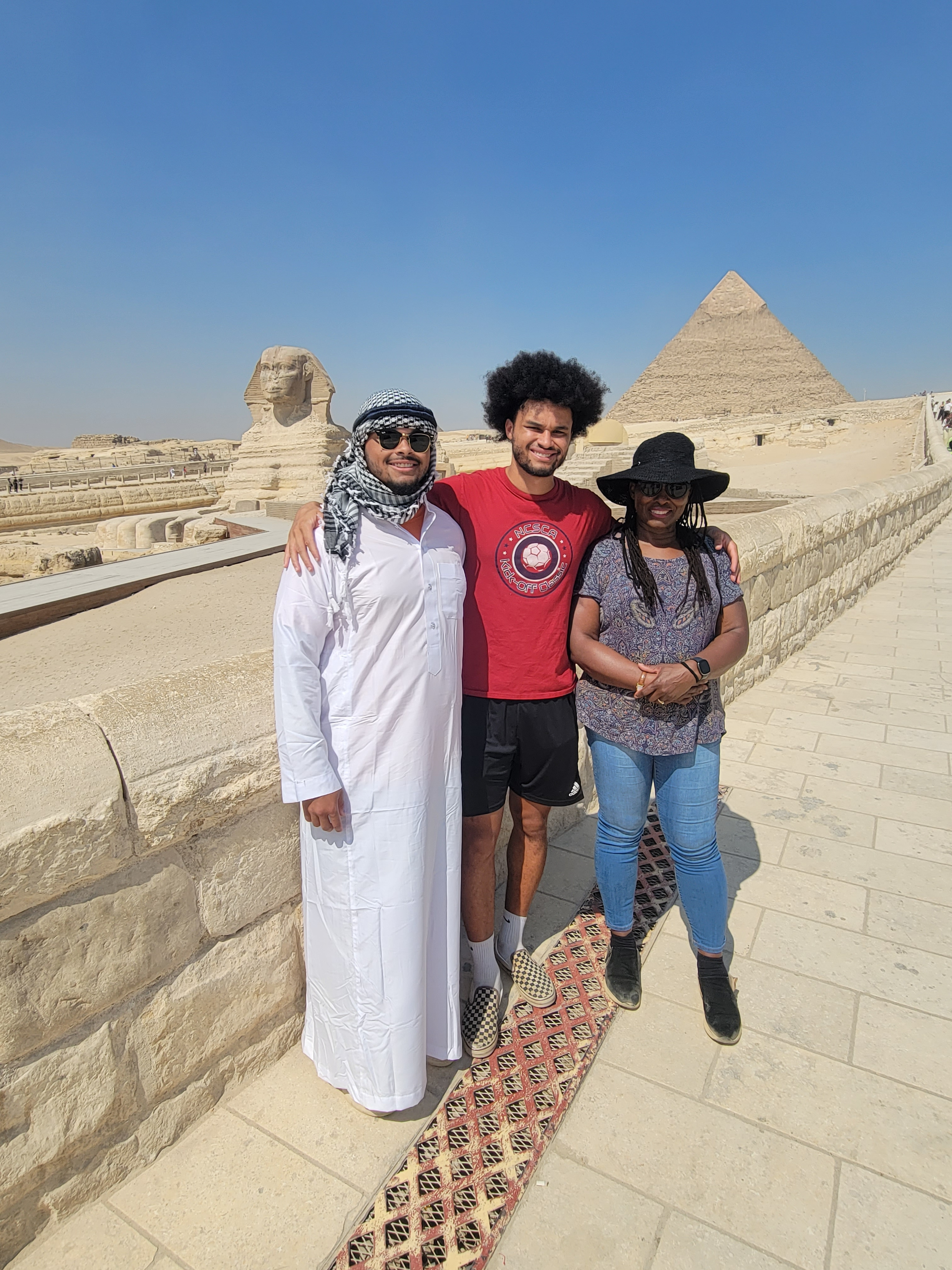 Pyramids Egypt.png