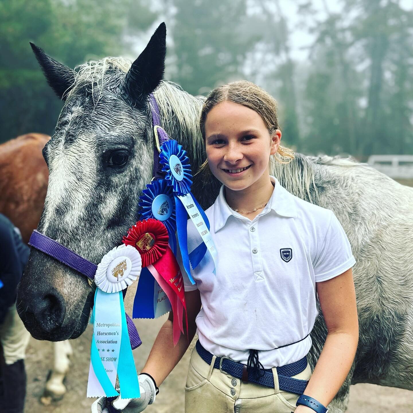 Yo! Rose is an amazing equestrian! She rode her favorite, spicy pony Chelle like a pro today!  Way to go Rose 🌹🙌🏽🎉💥#bringhometheribbons #teamsua #saddleclub