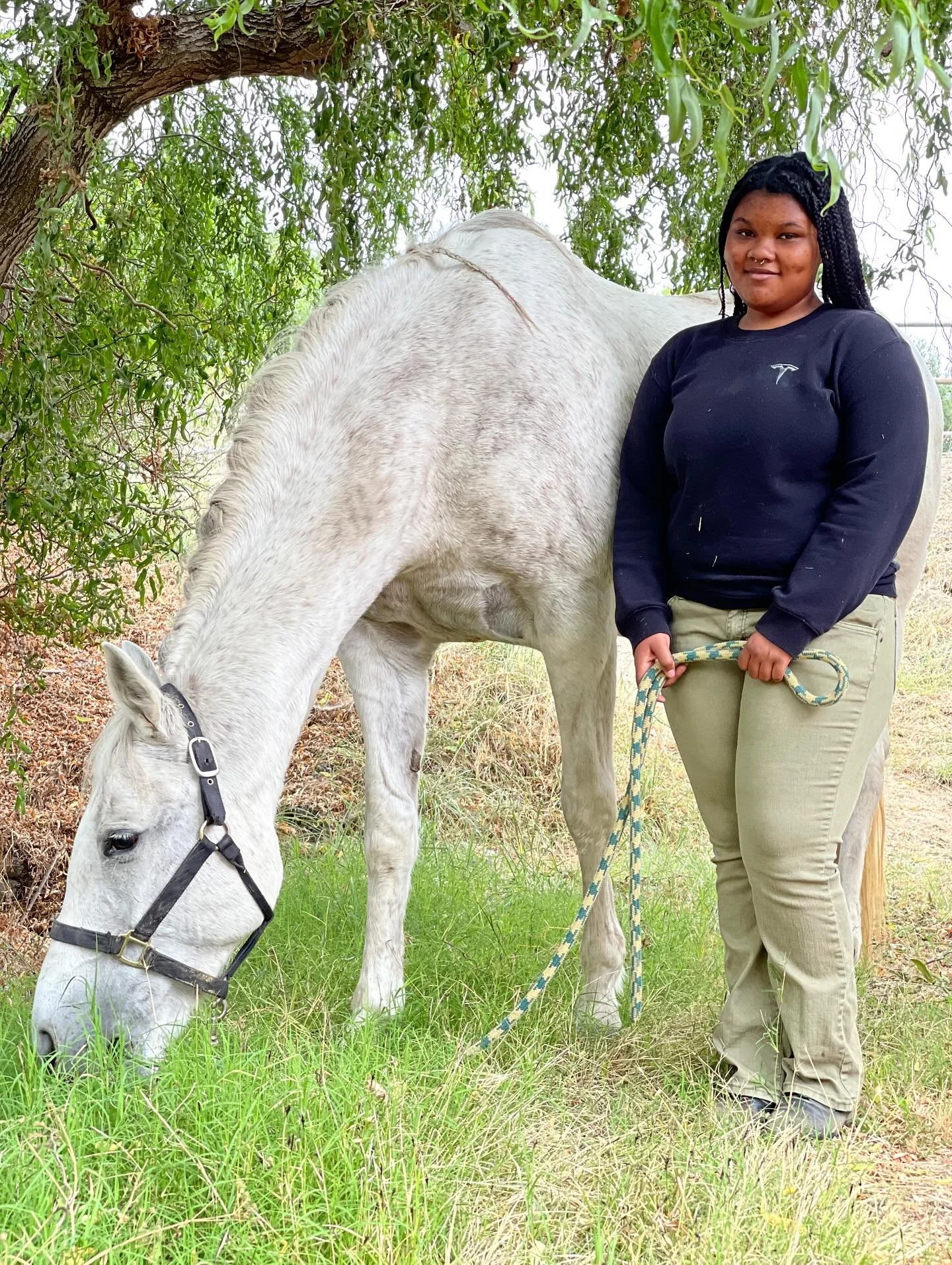 Impromptu photo sesh? Yes! 🙌🏽 We see you Suriyah x Asteria🎠 !!! 😍 #eastbayhorsebackriding